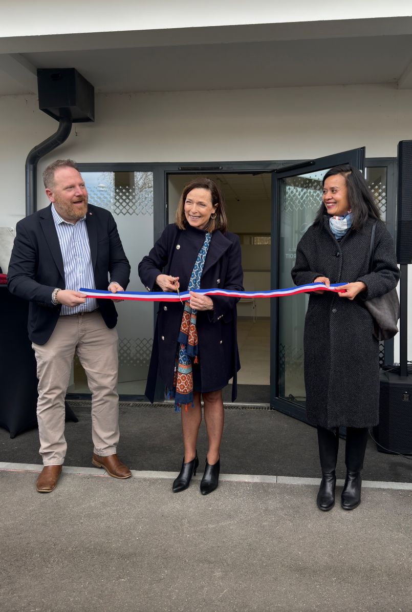 Une Maison Municipale de la Justice et du Droit inaugure  Biscarrosse. Un nouveau service de proximit pour les habitants des Grands Lacs comme le souligne le Maire, Hlne Larrezet.